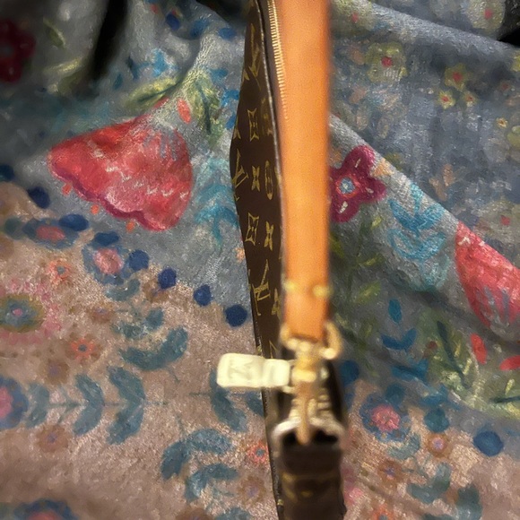 Louis Vuitton Monogram Pochette 100% Authentic - Picture 8 of 8